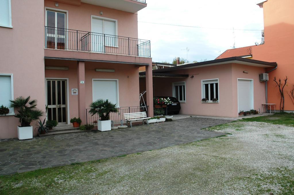 Villa Linda Affittacamere Беллария-Иджеа-Марина Экстерьер фото